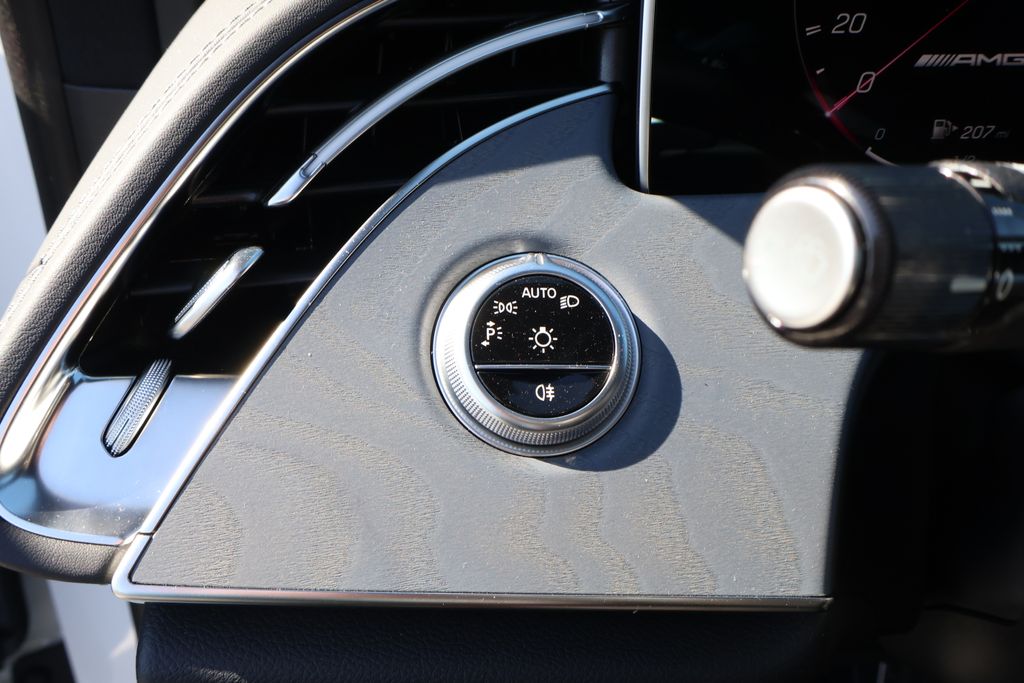 Thumbnail: 2025 Mercedes-Benz E-Class - 20