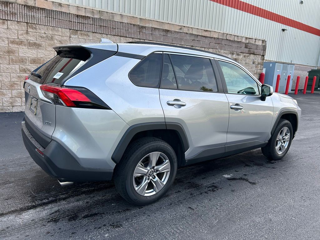 Thumbnail: 2022 Toyota RAV4 - 5