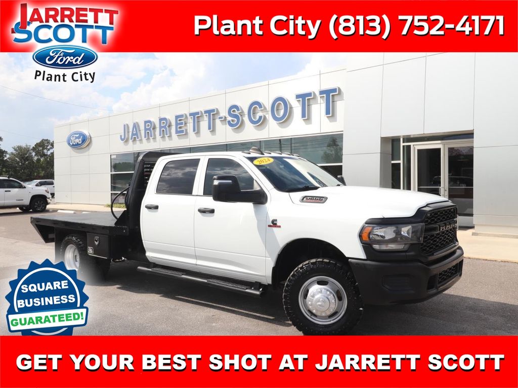 2024 RAM 3500 Chassis Tradesman Crew Cab LB DRW 4WD
