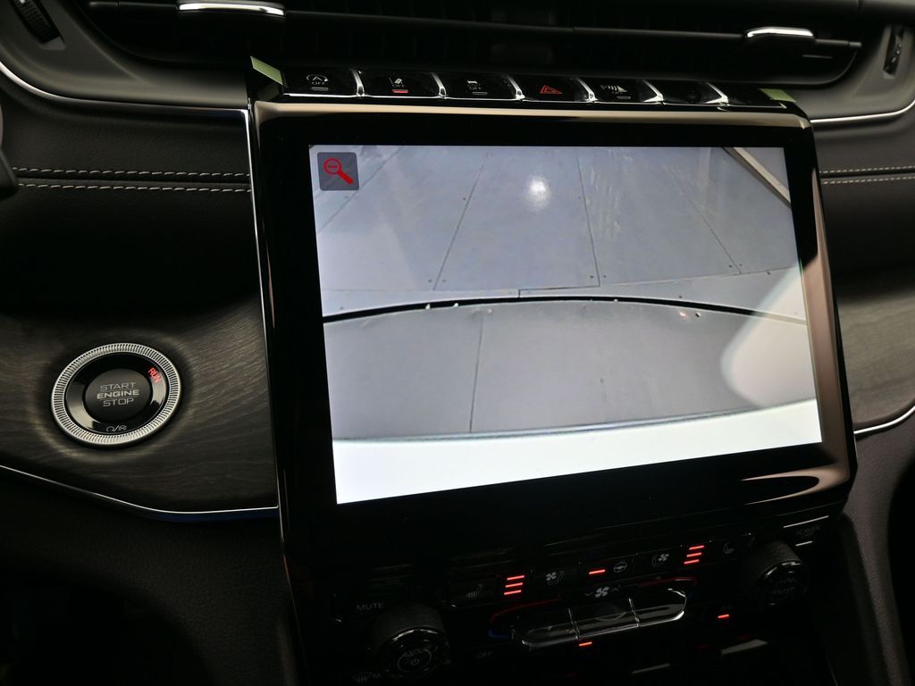 Used 2024 Silver Zynith Jeep Overland image 21