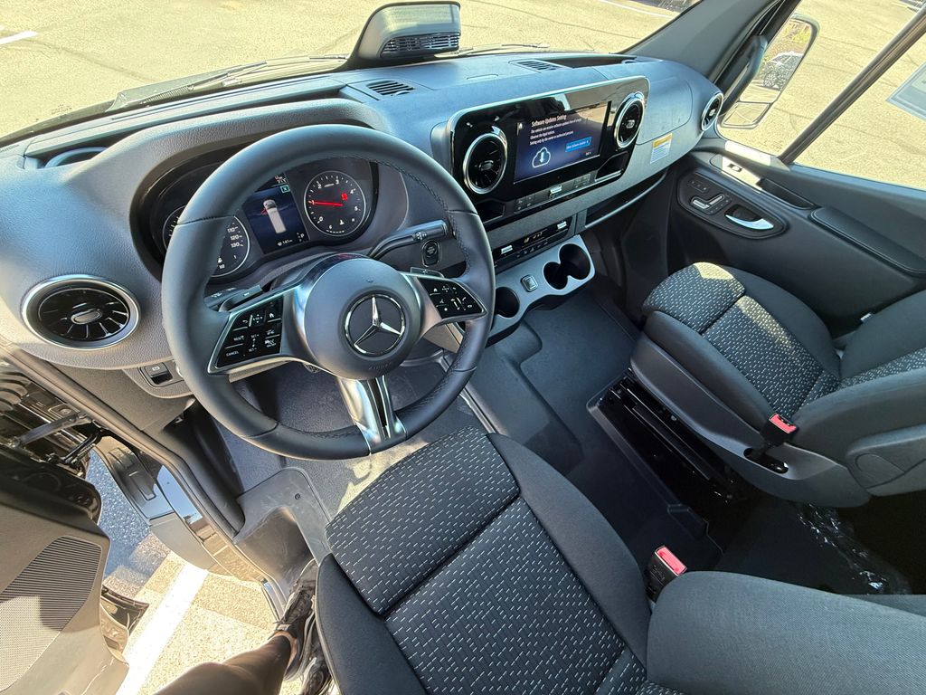 Thumbnail: 2026 Mercedes-Benz Sprinter - 10