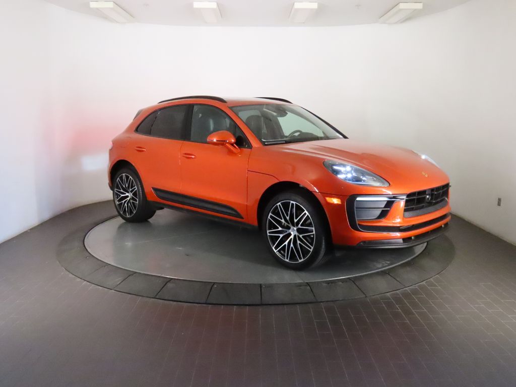 Thumbnail: 2025 Porsche Macan - 9