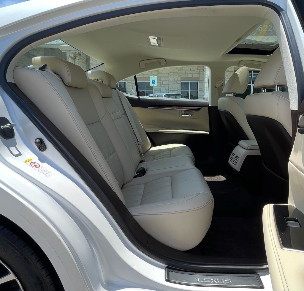 2018 Lexus ES 350 White at Emmons Autoplex