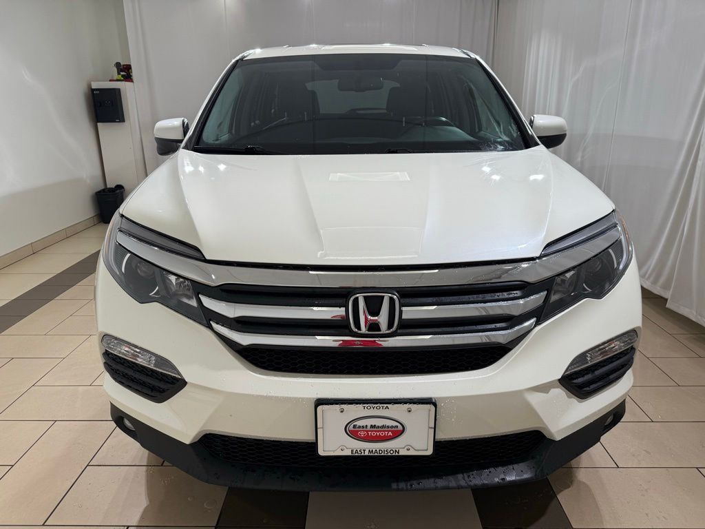 Thumbnail: 2017 Honda Pilot - 8
