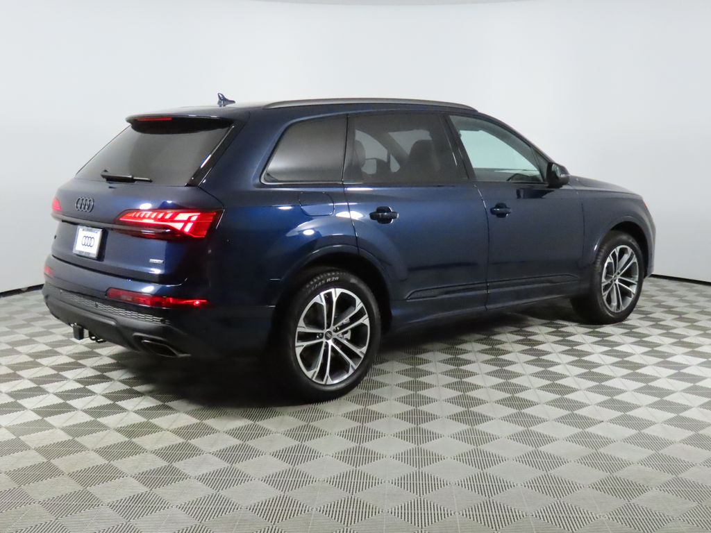 Thumbnail: 2026 Audi Q7 - 5