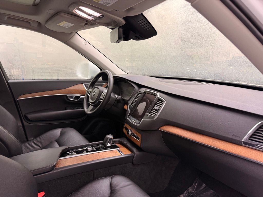 Thumbnail: 2024 Volvo XC90 - 28