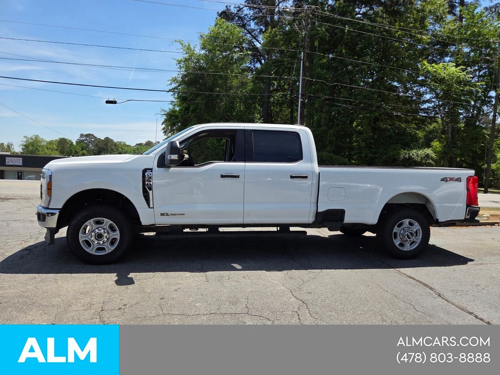 Used 2025 White Ford XLT image 3