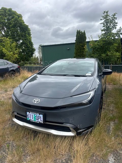 2025 Toyota Prius Plug-In Hybrid Hatchback Front-Wheel Drive Continuously Variable Transmission