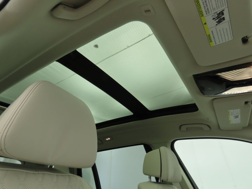 Thumbnail: 2026 BMW X7 - 19