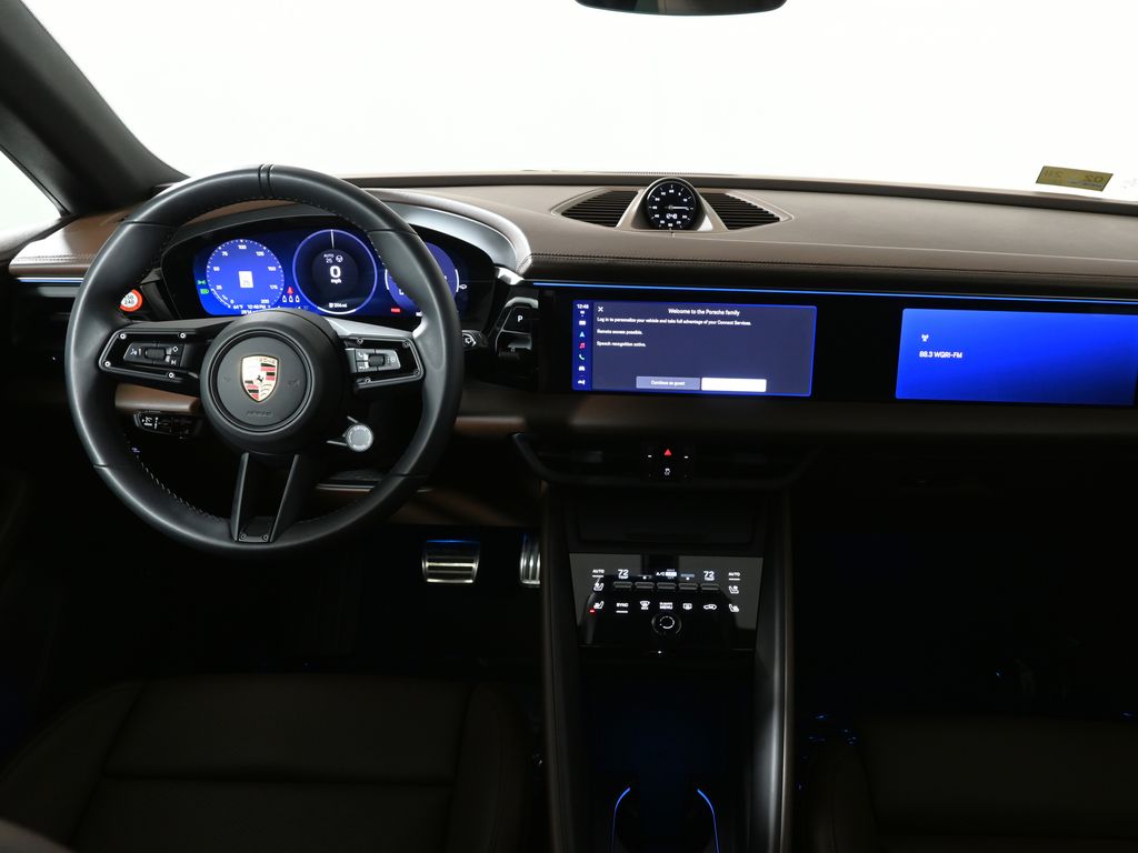 Thumbnail: 2025 Porsche Macan - 16