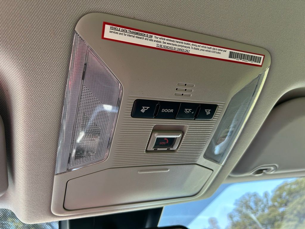 2021 Toyota RAV4 LE 27