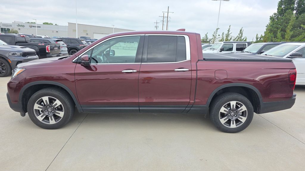Used 2017 Honda Ridgeline RTL-E with VIN 5FPYK3F7XHB037399 for sale in Kansas City