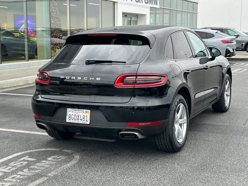 Thumbnail: 2018 Porsche Macan - 5