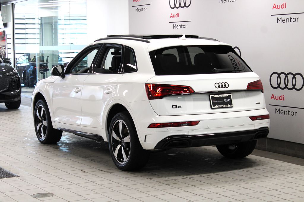 Thumbnail: 2023 Audi Q5 - 4