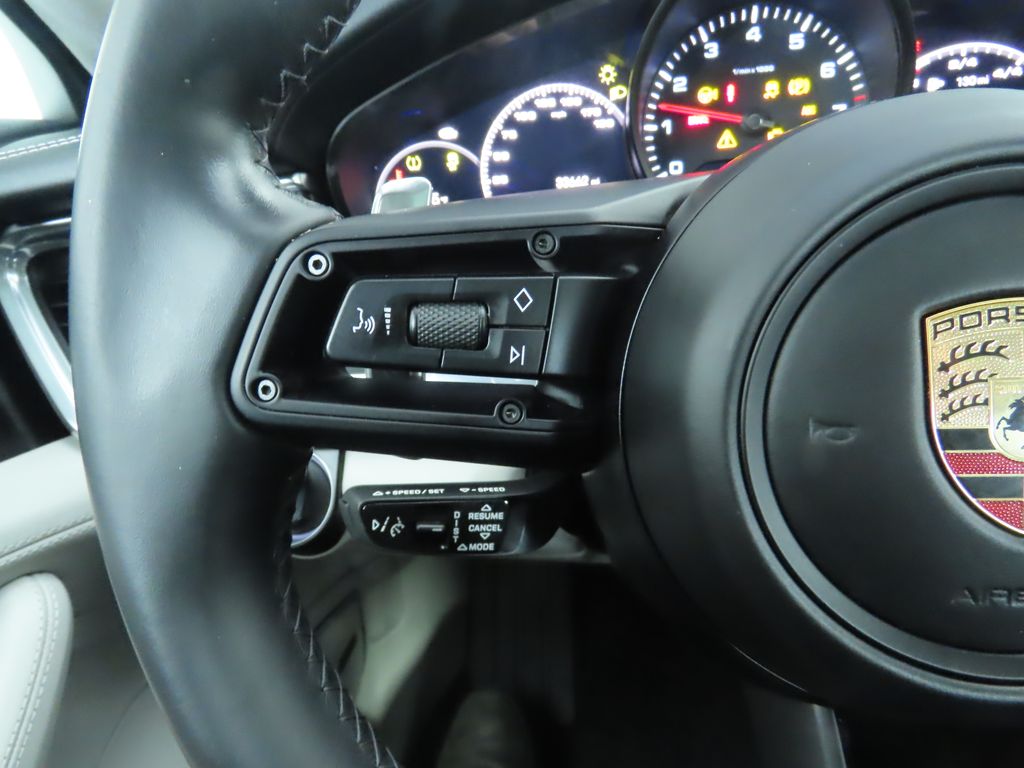 Thumbnail: 2022 Porsche Panamera - 11