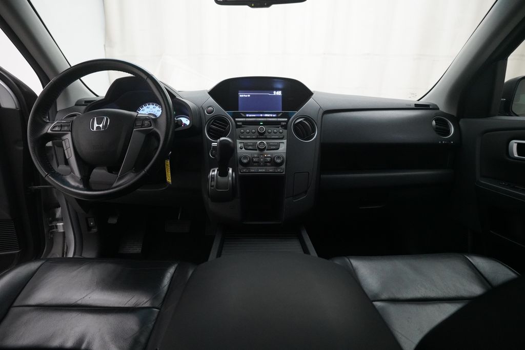 View vehicle photo 5