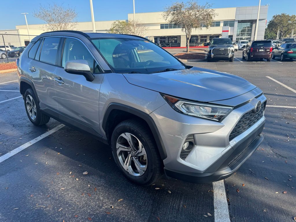 2019 Toyota RAV4 XLE 6