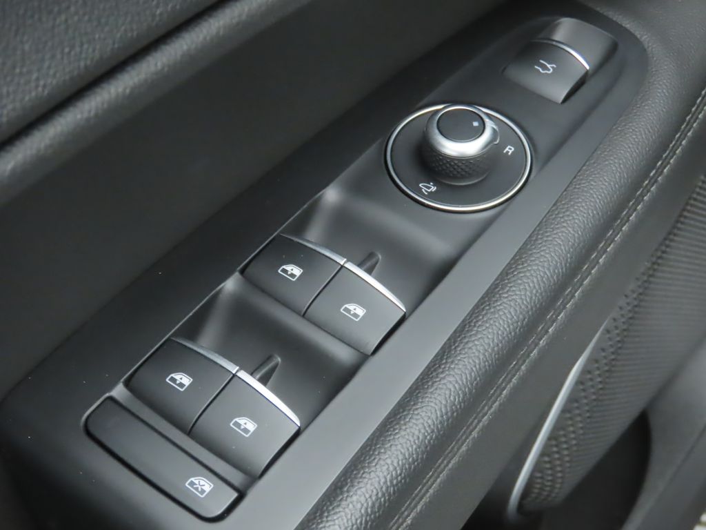 Thumbnail: 2020 Alfa Romeo Stelvio - 23