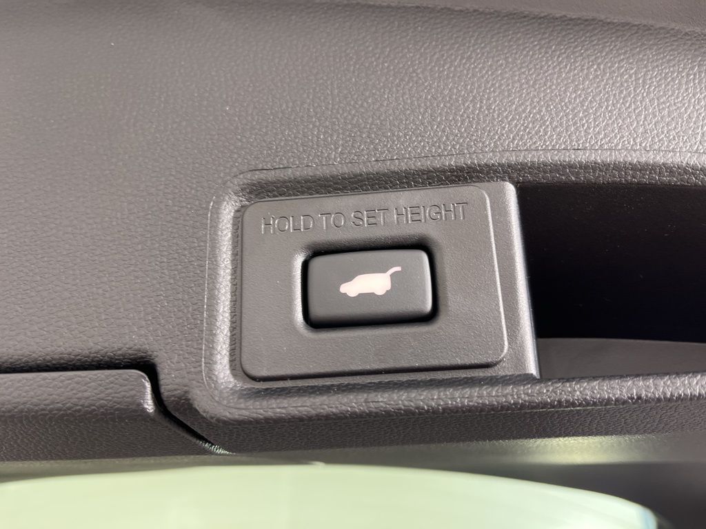 Thumbnail: 2026 Acura RDX - 10