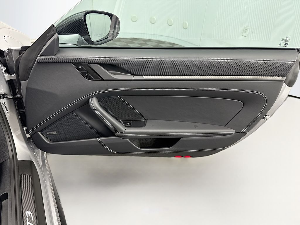 Thumbnail: 2026 Porsche 911 - 26