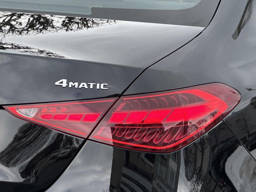 Thumbnail: 2025 Mercedes-Benz C-Class - 10