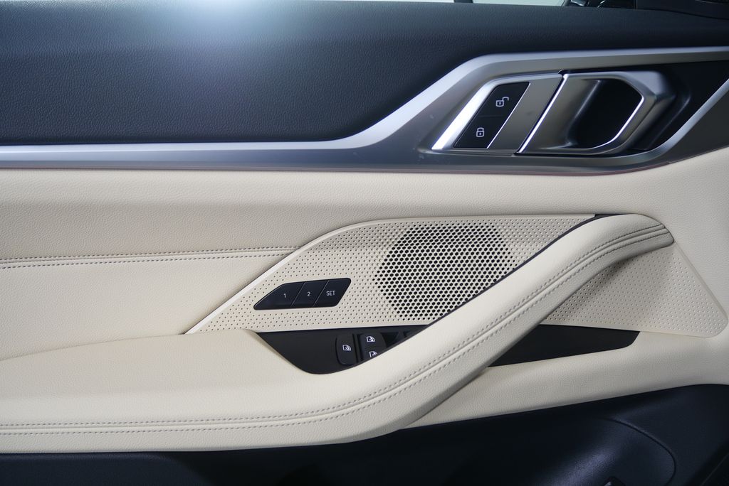 Thumbnail: 2026 BMW i4 - 8