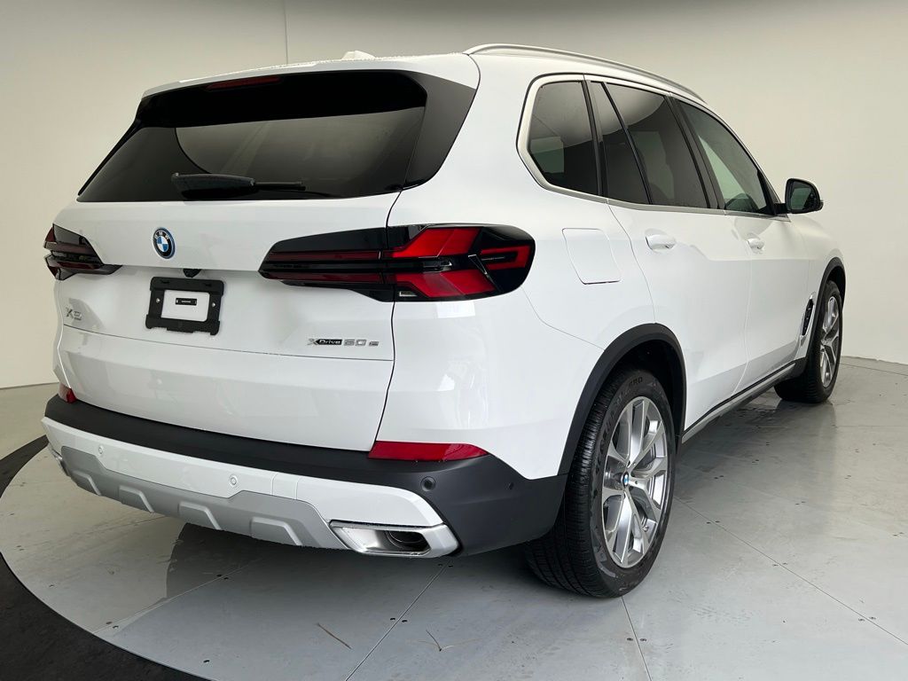 Thumbnail: 2026 BMW X5 - 3
