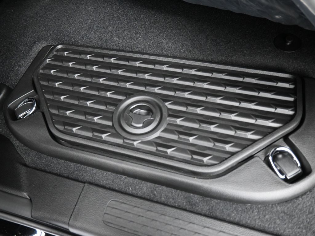 New 2026 Diamond Black Crystal Pearlcoat Ram Limited image 30