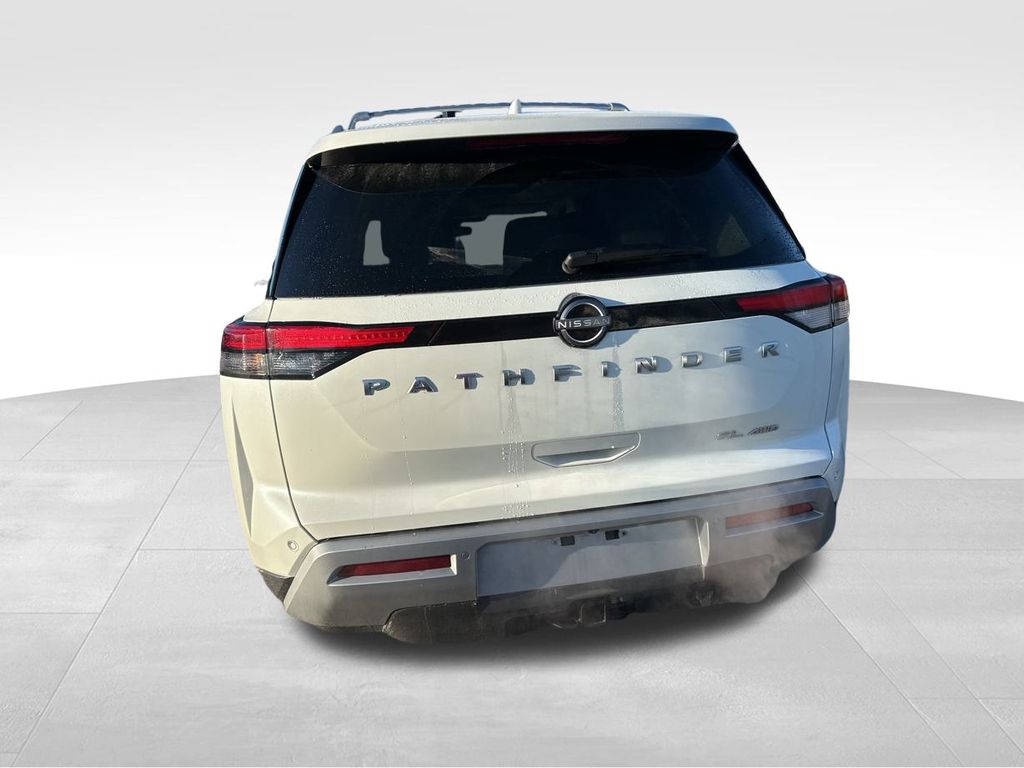 2023 Nissan Pathfinder SL 8