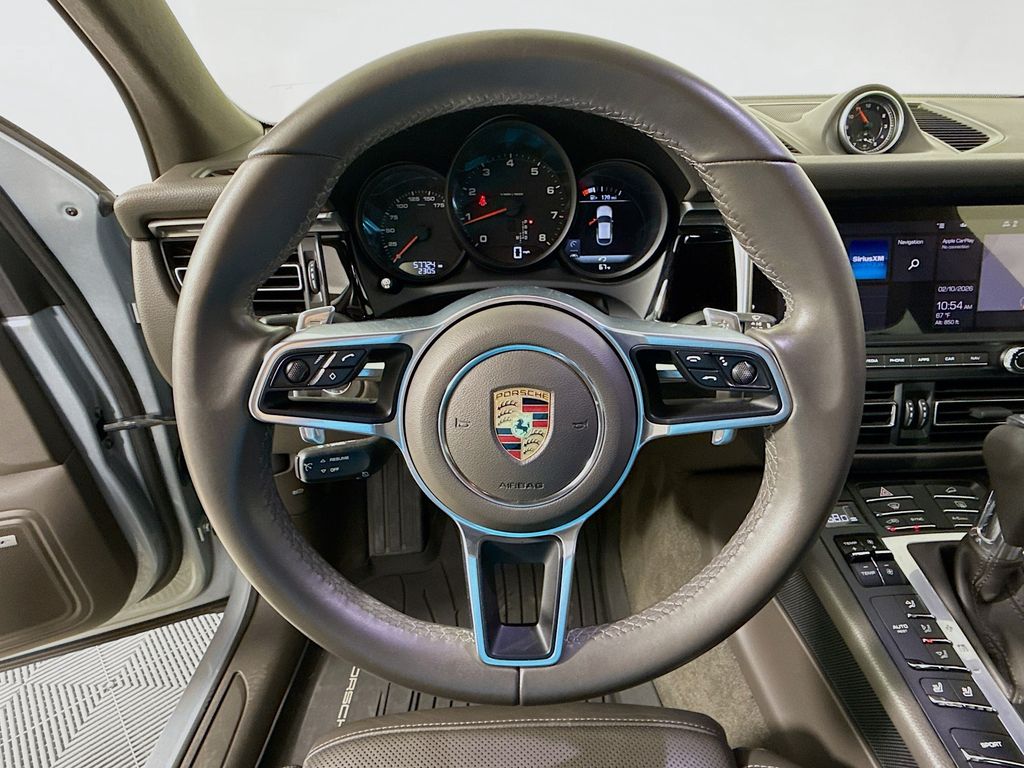 Thumbnail: 2020 Porsche Macan - 11