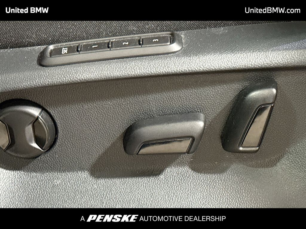 Thumbnail: 2022 Volkswagen Tiguan - 4