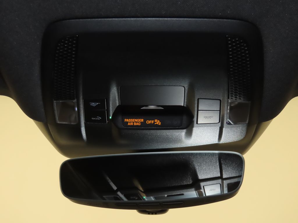 Thumbnail: 2025 Porsche Taycan - 32