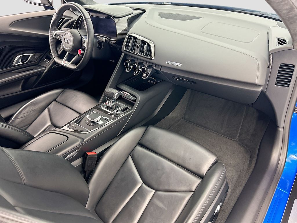 Thumbnail: 2021 Audi R8 - 16