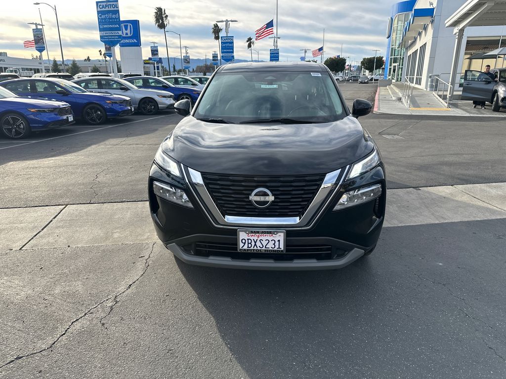 2022 Nissan Rogue SV 2