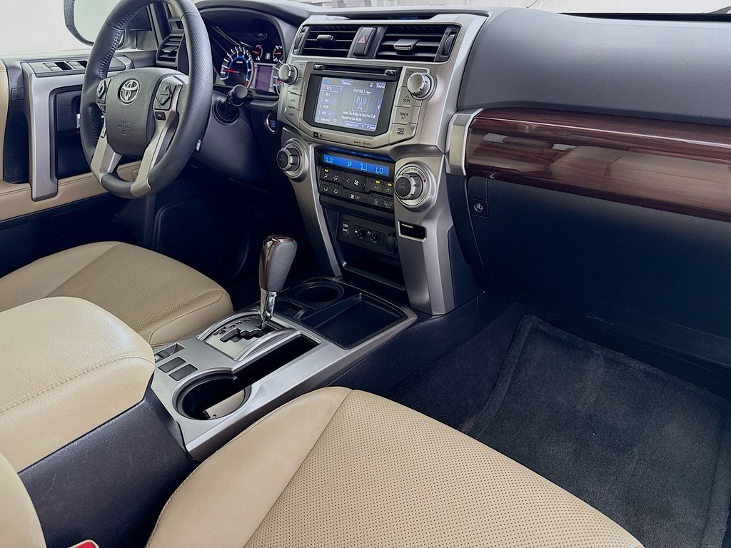 Thumbnail: 2016 Toyota 4Runner - 29
