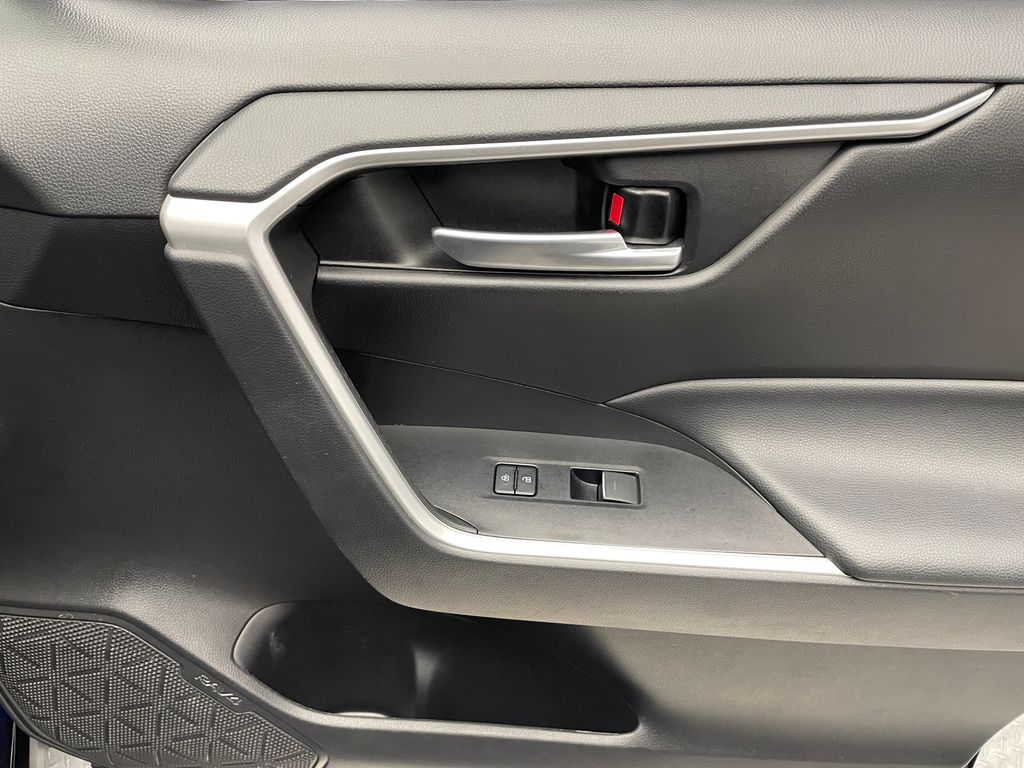 2023 Toyota RAV4 XLE 15