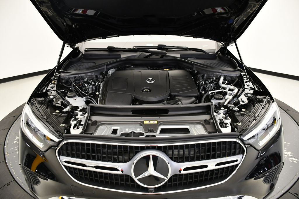 2025 Mercedes-Benz GLC 300 12