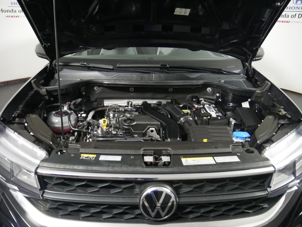 Thumbnail: 2022 Volkswagen Taos - 4
