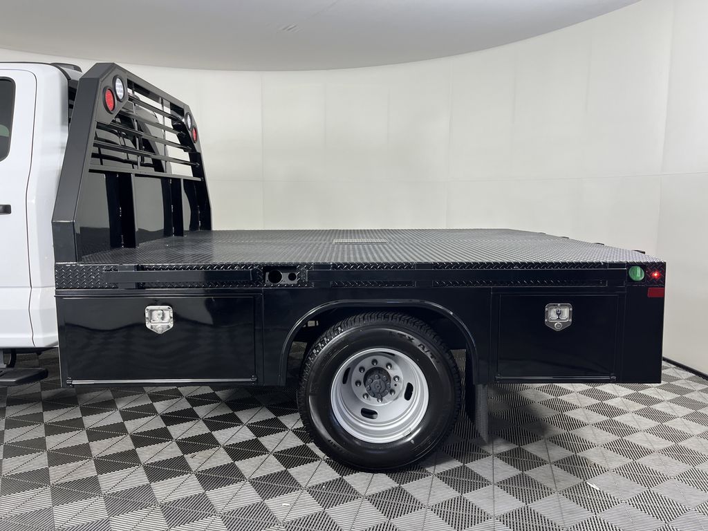 2025 Ford F-350 Crew Cab DRW 4WD Harbor Flatbed Truck for sale #9F0381 - photo 21