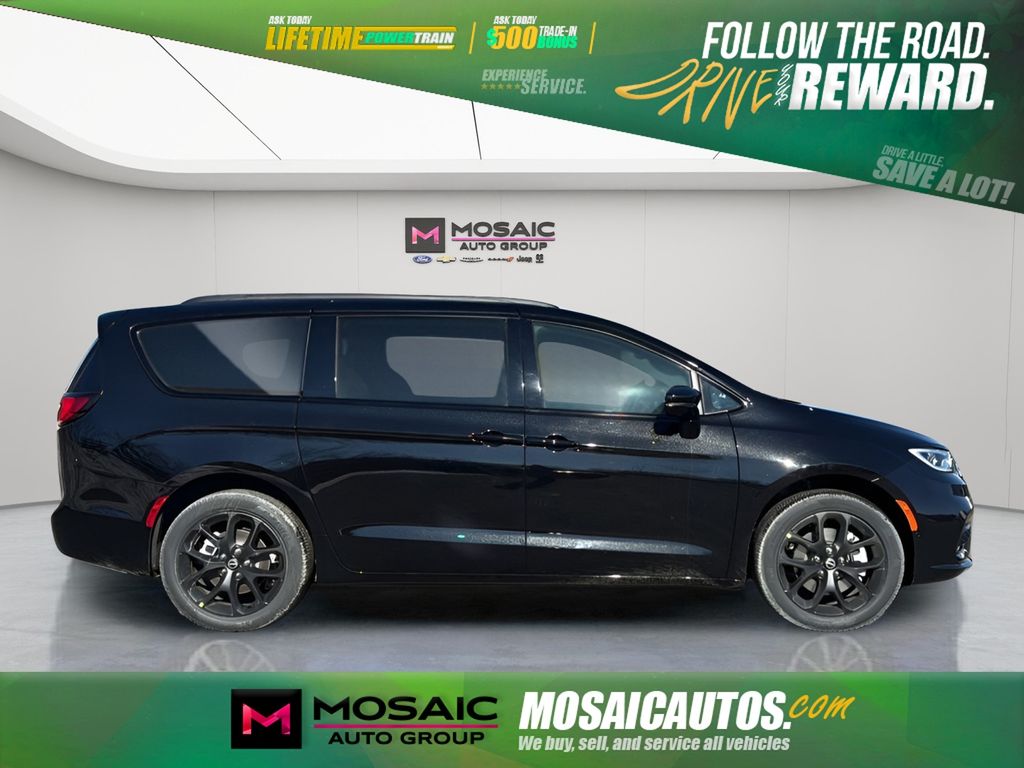 New 2026 Chrysler Pacifica Select Vans