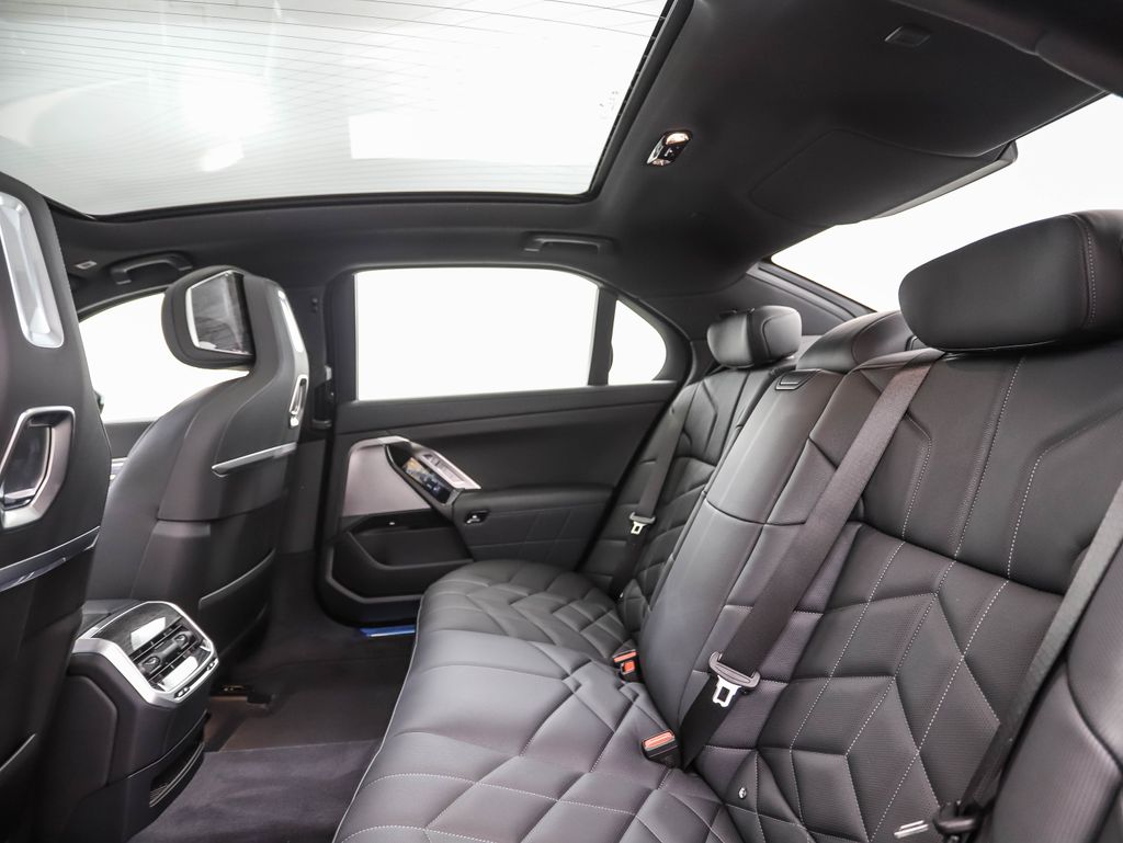 2025 BMW 7 Series 740i xDrive 20