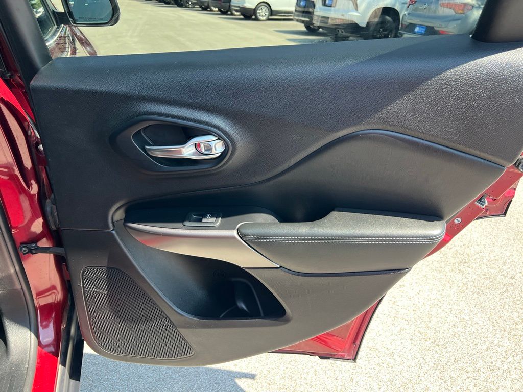 Used 2020 Jeep Cherokee SUV