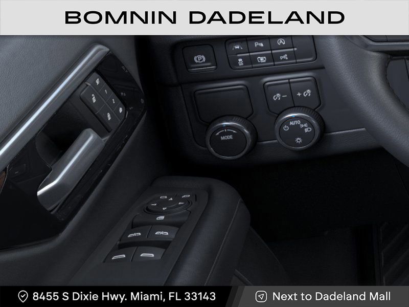 2025 Chevrolet Suburban LT photo