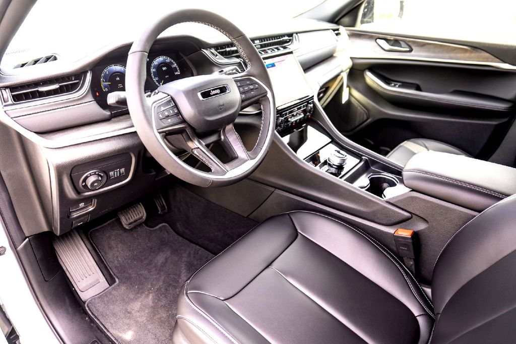 New Car 2025 Jeep Grand Cherokee L  Limited For Sale Under $50,000 In Taylor, Texas