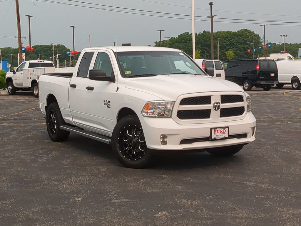 Bright White Clearcoat 2019 RAM 1500 Pickup Truck Four-Wheel Drive 8-Speed Automatic
