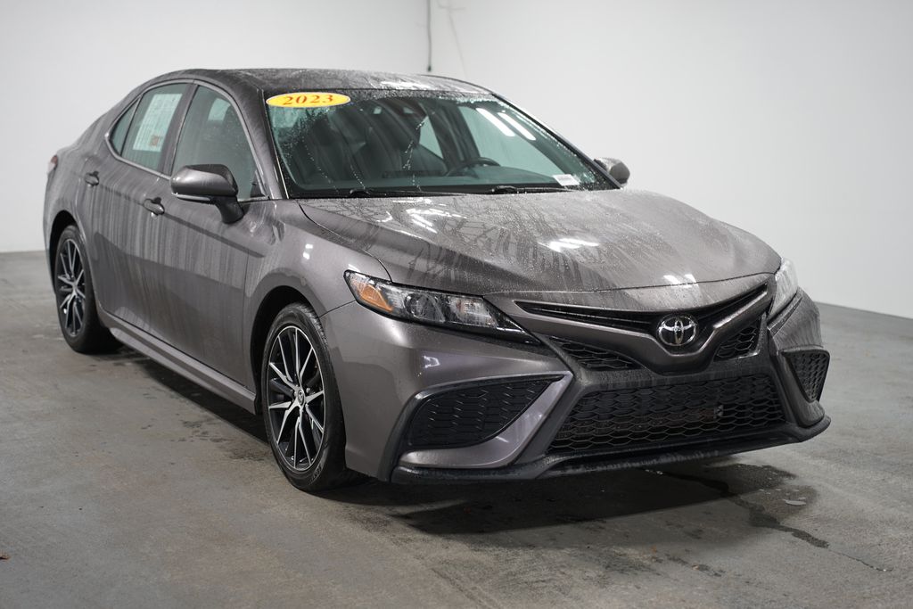 2023 Toyota Camry SE 3