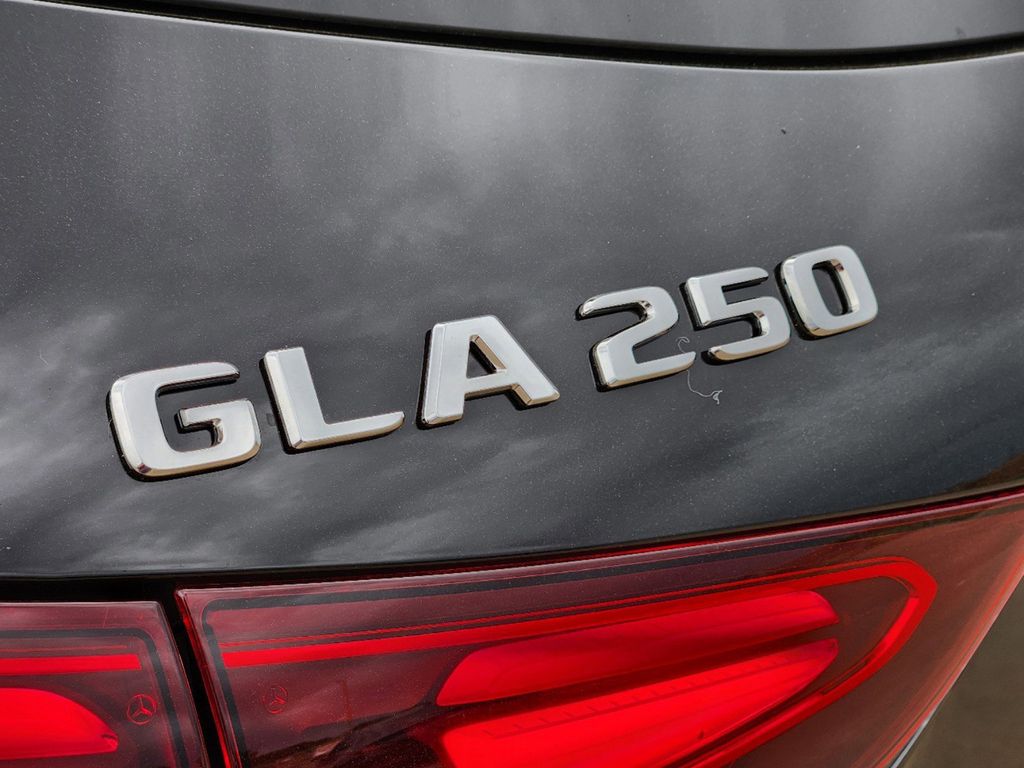 2025 Mercedes-Benz GLA GLA 250 8