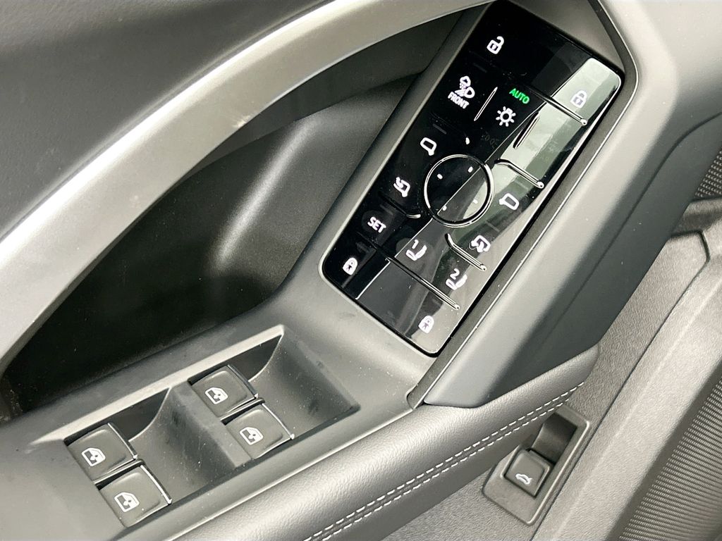 Thumbnail: 2025 Audi Q5 - 22