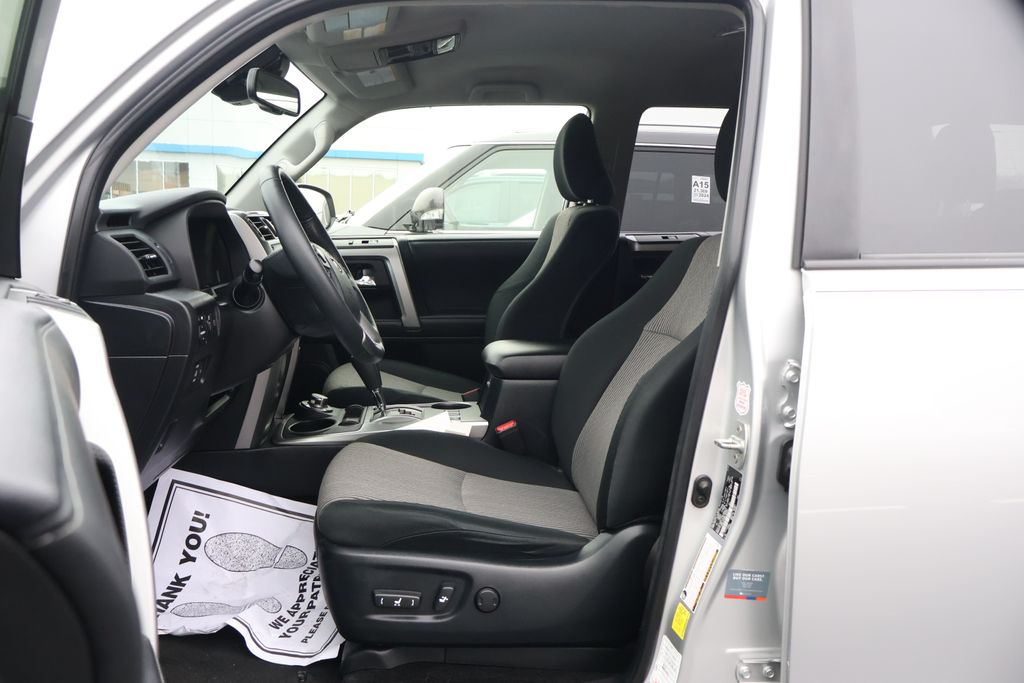 Thumbnail: 2024 Toyota 4Runner - 14