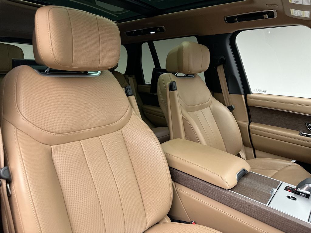 Thumbnail: 2024 Land Rover Range Rover - 18